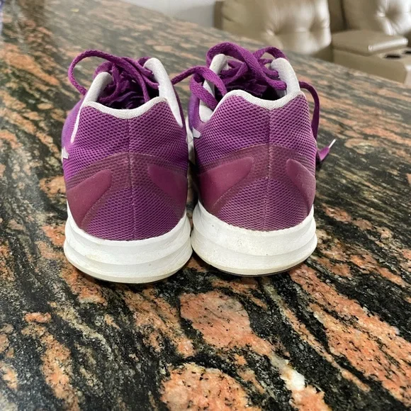 Nike light weight sneakers. Size 4.5 Uk (23cms). Condition 10/10 - Picture 6 of 6